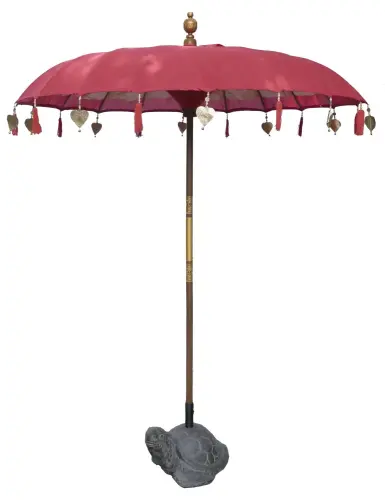 Artikelbild des Artikels “Bali-Schirm, Farbe Rot mit Holzmünzen und Blattgold am Rand. Ca. 190cm Durchmesser und 250cm Höhe “